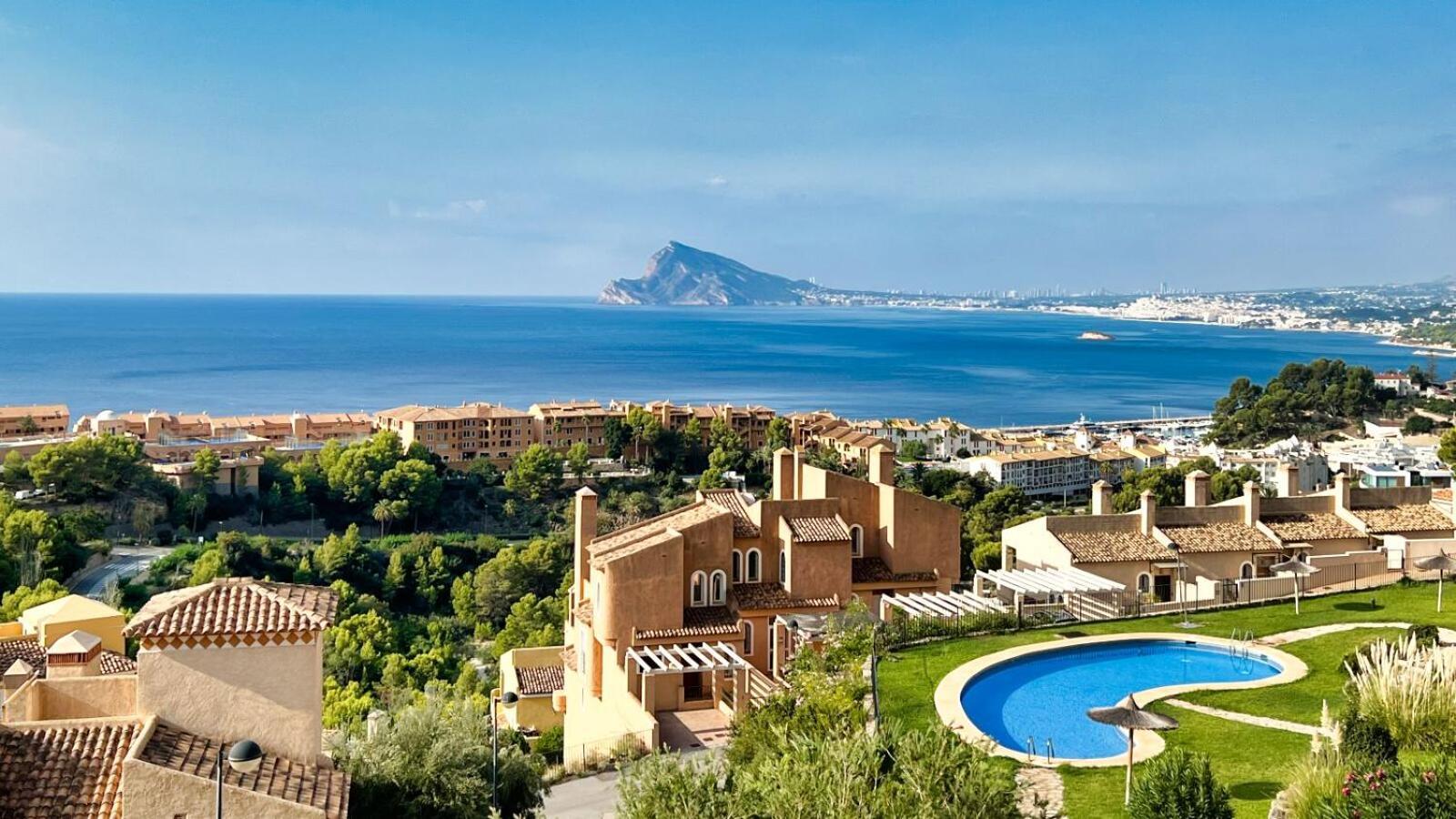 Charming Townhouse With Sea Views & Pool In Altea Villa กัลเป ภายนอก รูปภาพ